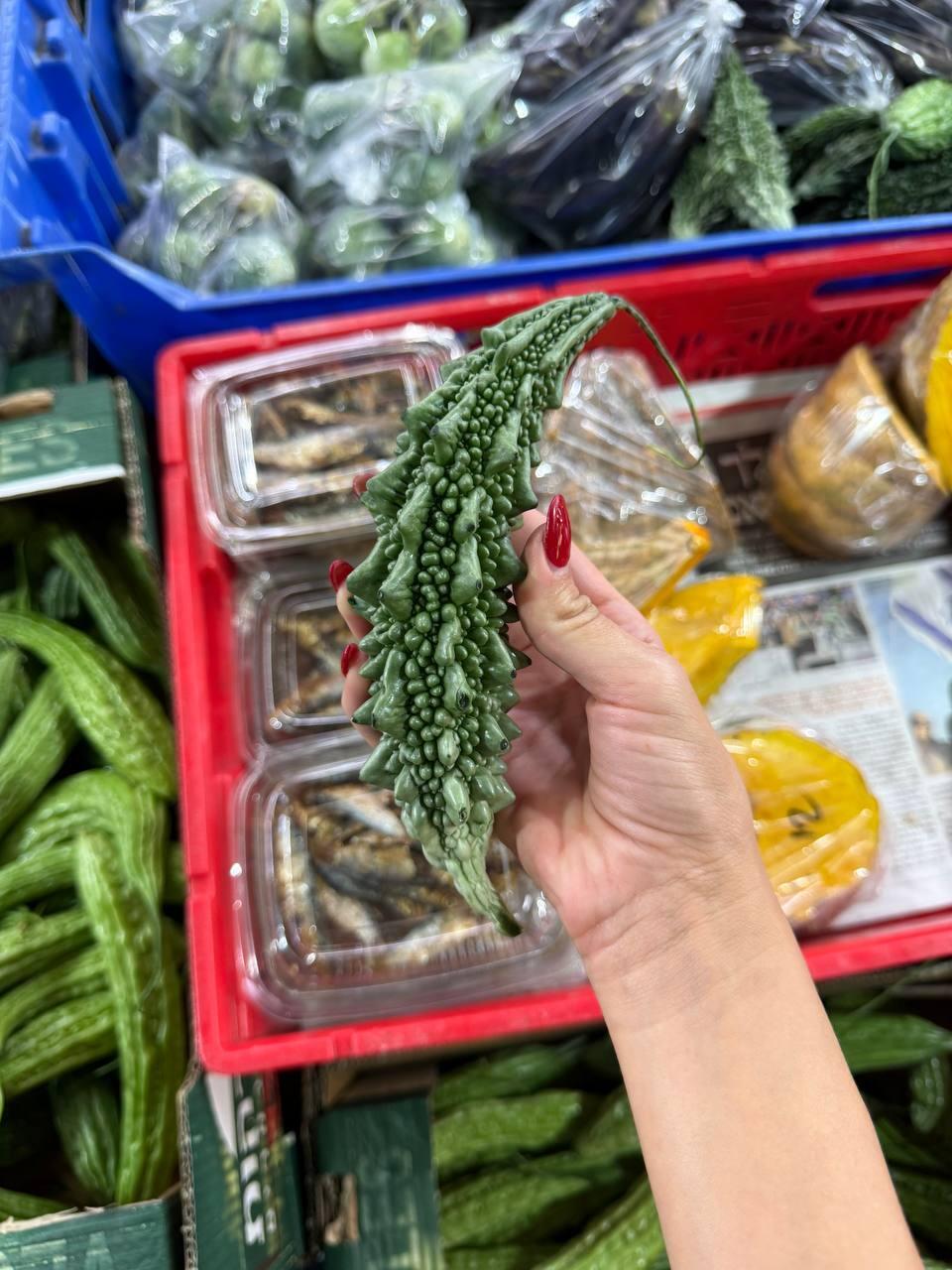 השוק האסיאתי בתחנה המרכזית