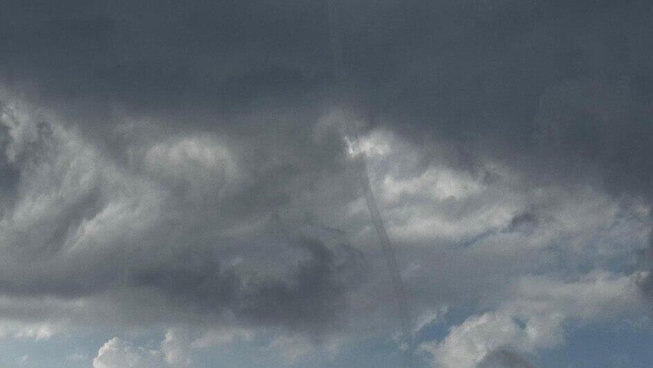 Тучи над Пальмахим (Фото: Ярон Друкман) גשם ראשון בפלמחים