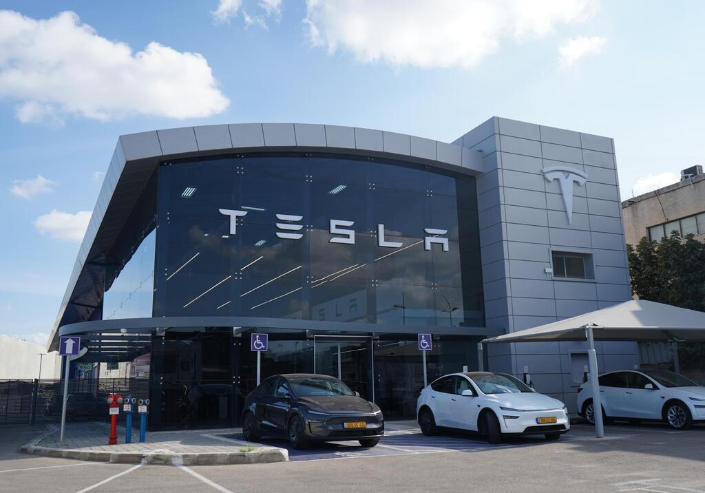 Tesla also compared the number of incidents involving Tesla vehicles operating on autopilot Tesla also compared the number of incidents involving Tesla vehicles operating on autopilot
