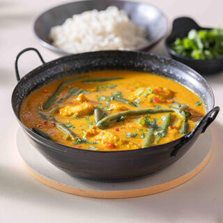 חזה עוף בקארי עם דלורית ושעועית ירוקה