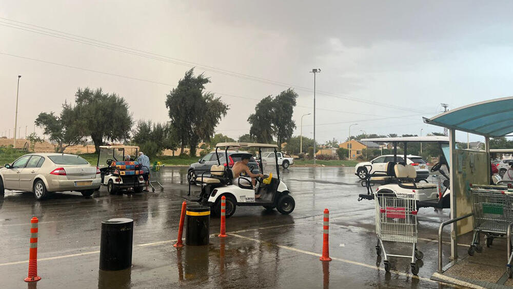 Дождь в Араве (Фото: Мааян Кетрон, центра исследования и развития Аравы) גשם החל לרדת באזור עין יהב