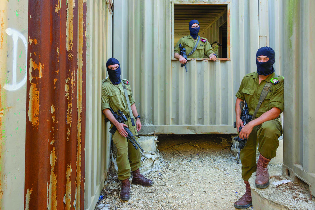 Erez Program cadets during training (Photo: Oz Mualem) חניכי תוכנית ארז במתקן אדם