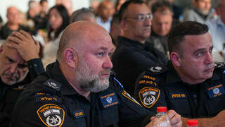 מני בנימין לצד בועז בלט