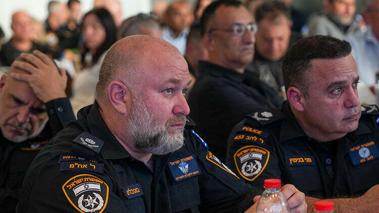 Боаз Блат и Мени Биньямин (Фото: полиция) מני בנימין לצד בועז בלט