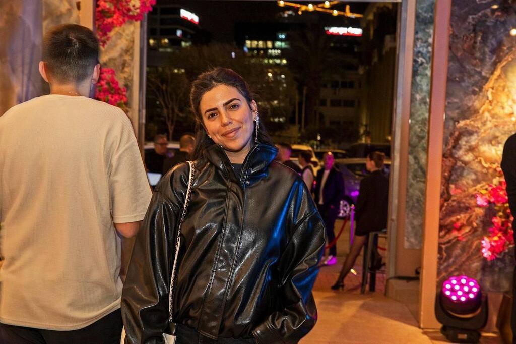 עם המעיל הטרנדי של העונה. אור לוזון (צילום: שי גבריאלי) אור לוזון