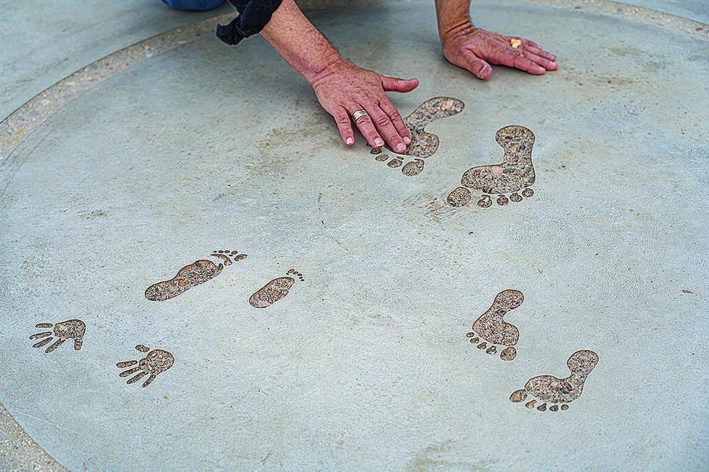 Photo: Talia Ben Harush עקבות הביבסים במרכז האנדרטה