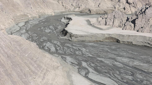סכר אמיר חאן ב טהרן איראן משבר מים בצורת