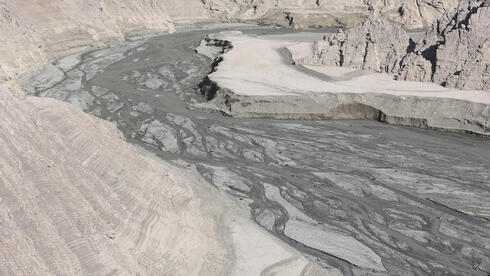 סכר אמיר חאן ב טהרן איראן משבר מים בצורת