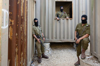 שלושה מחניכי תוכנית ארז במתקן אדם  