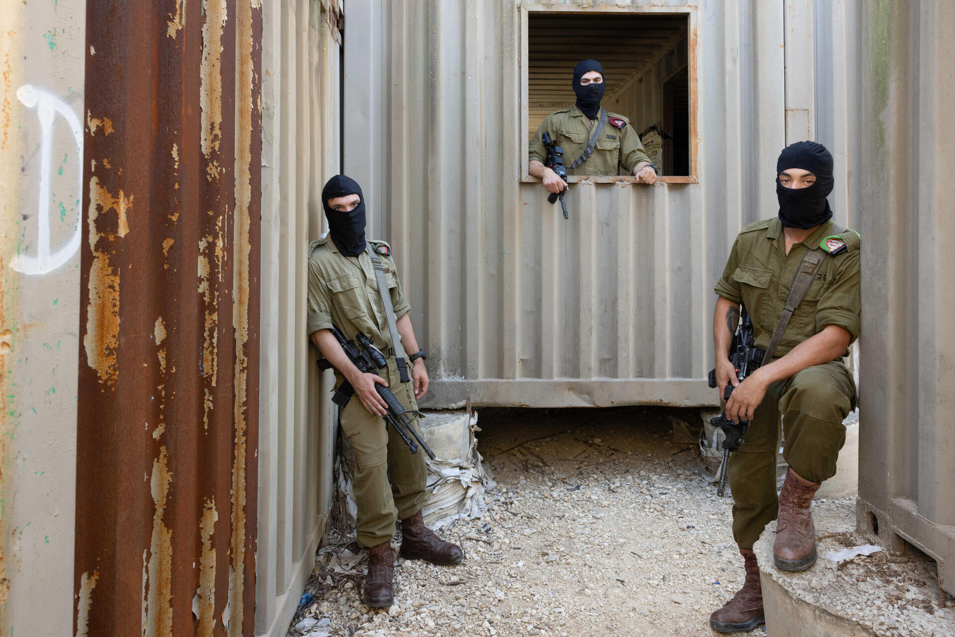 שלושה מחניכי תוכנית ארז במתקן אדם  