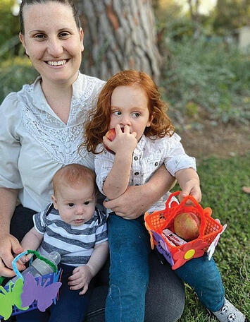 Shiri Bibas and her sons Kfir and Ariel (Photo: Courtesy of the family) yk14579482