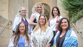 שורה עליונה, מימין: דגנית תימור גנשל, עדי סגל ויעל שביד. שורה תחתונה, מימין: ד"ר מעין מורג, שירלי צפת דוידאי וזהבית כליף