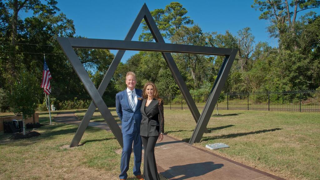 At the dedication ceremony (Photo: Chuck Thompson) Oct 7 Memorial