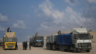 משאיות עם סחורה ברצועת עזה