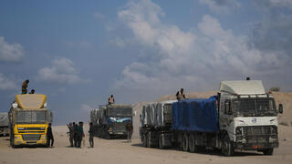 משאיות עם סחורה ברצועת עזה