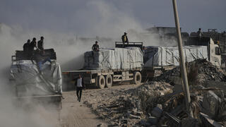 משאיות עם סחורה ברצועת עזה