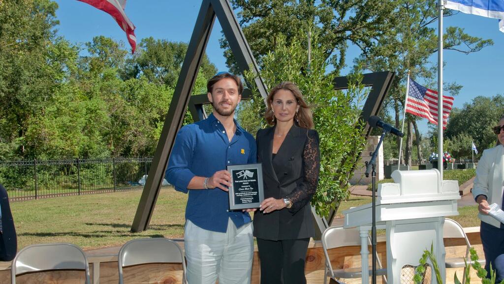 Omer Shem-Tov was presented with the Lone Star of Israel Award (Photo: Chuck Thompson) Oct 7 memorial