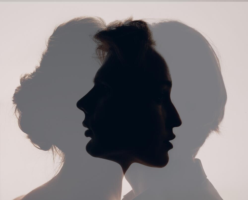 Photo: Shutterstock ריבוי אהבות