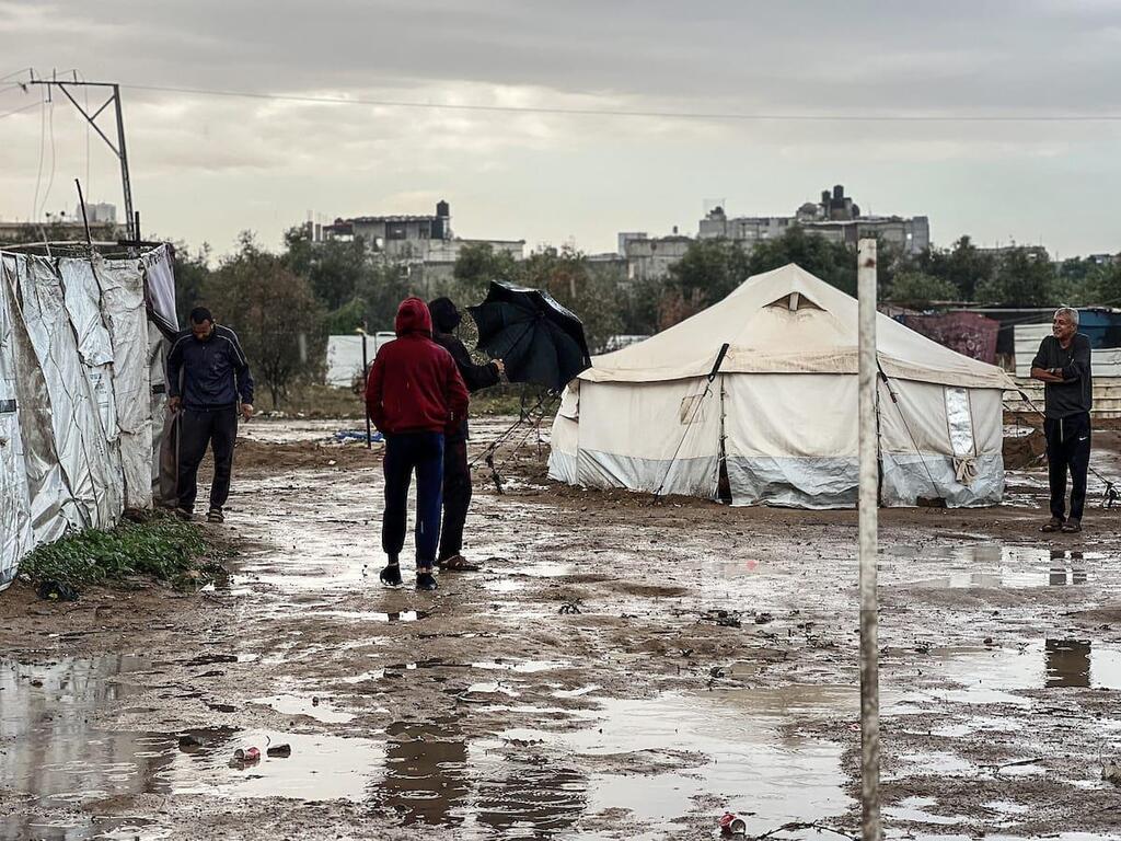 גשמים והצפות באזורים עם אוהלי עזתים ברצועה