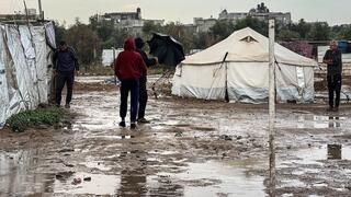 גשמים והצפות באזורים עם אוהלי עזתים ברצועה