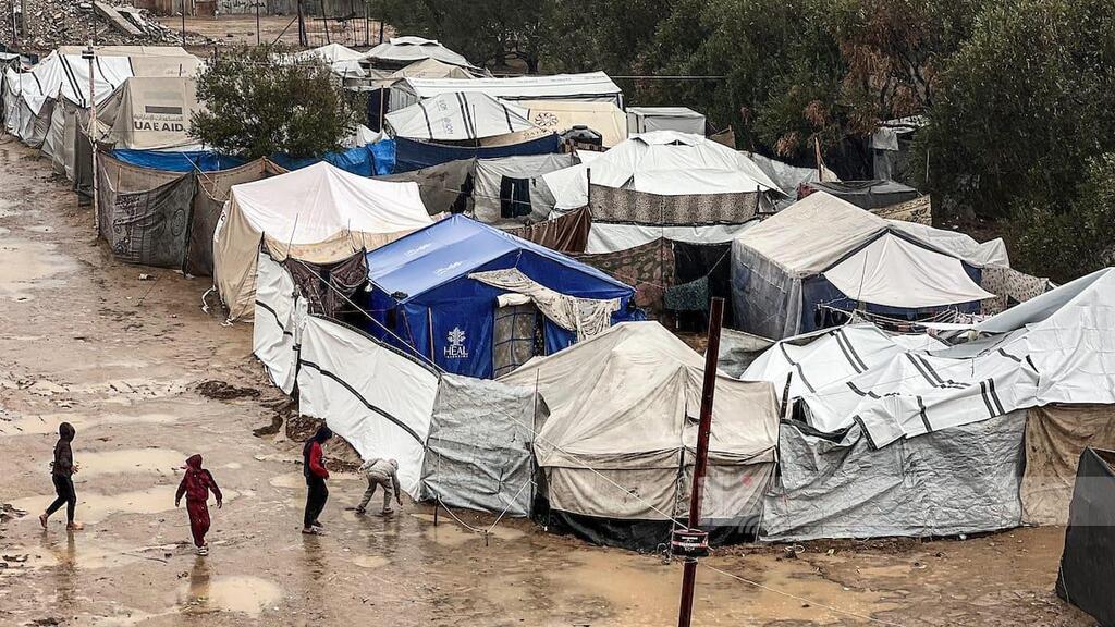 גשמים והצפות באזורים עם אוהלי עזתים ברצועה