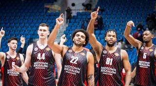 שחקני הפועל ירושלים חוגגים