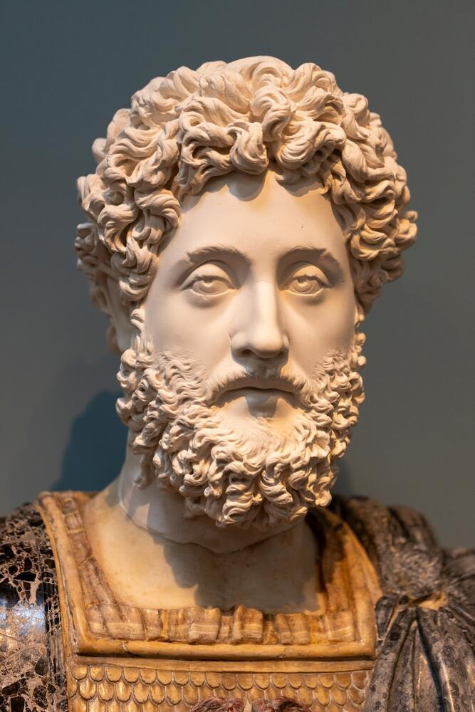 פסלו של קומודוס, שהיה גלדיאטור מהמעד הגבוה של החברה