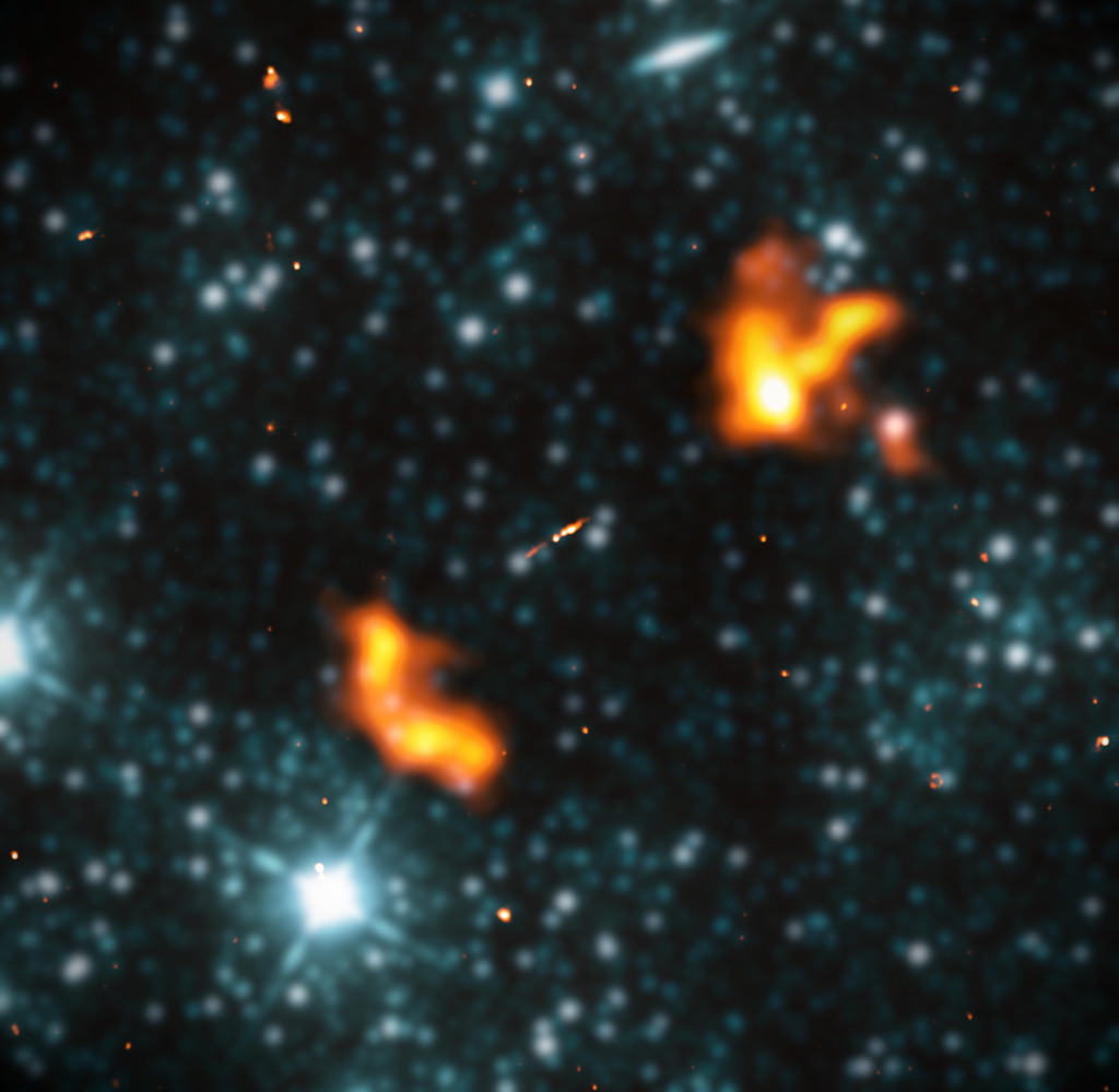 Alcyoneus Galaxy, a giant radio galaxy that is the largest known galaxy (Photo: Martijn Oei/Wikipedia) גלקסיית אלסיאונאוס (Alcyoneus), גלקסיית רדיו ענקית שנודעה כגלקסיה הגדולה ביותר הידועה