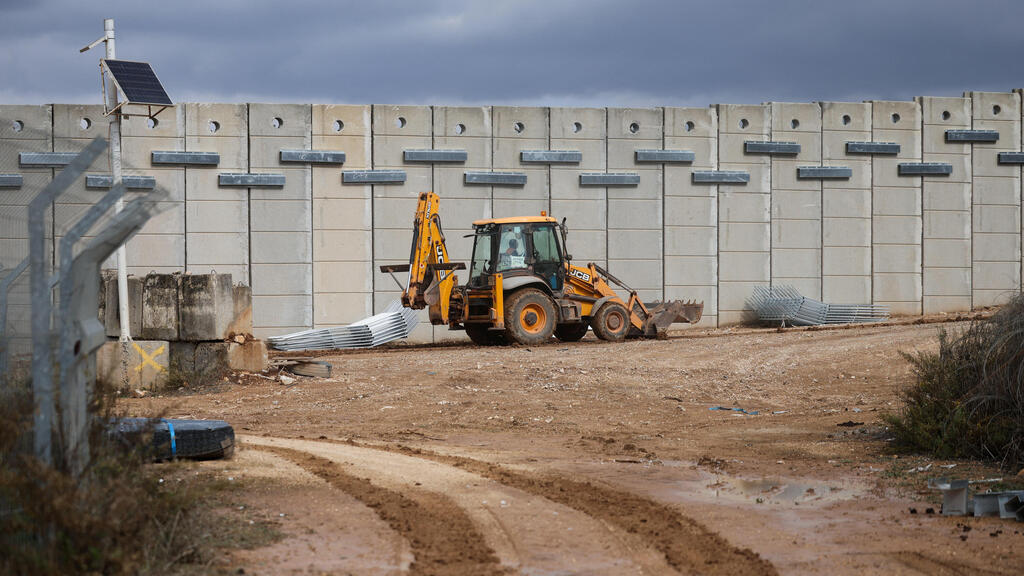 בניית חומה בגבול לבנון