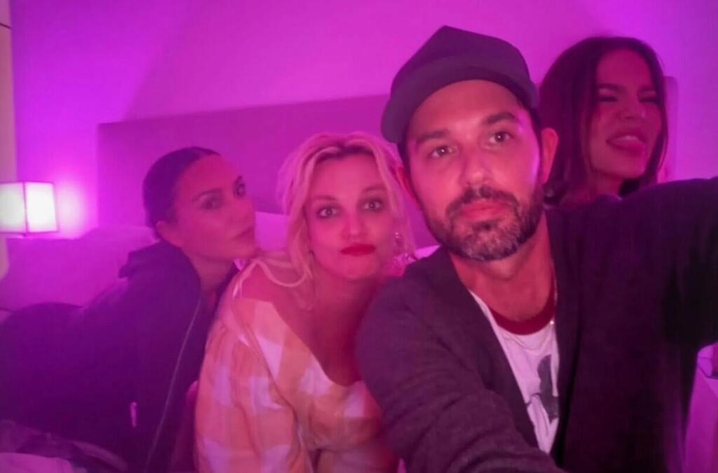 בריטני ספירס קים קרדשיאן קלואי קרדשיאן קייד הדסון