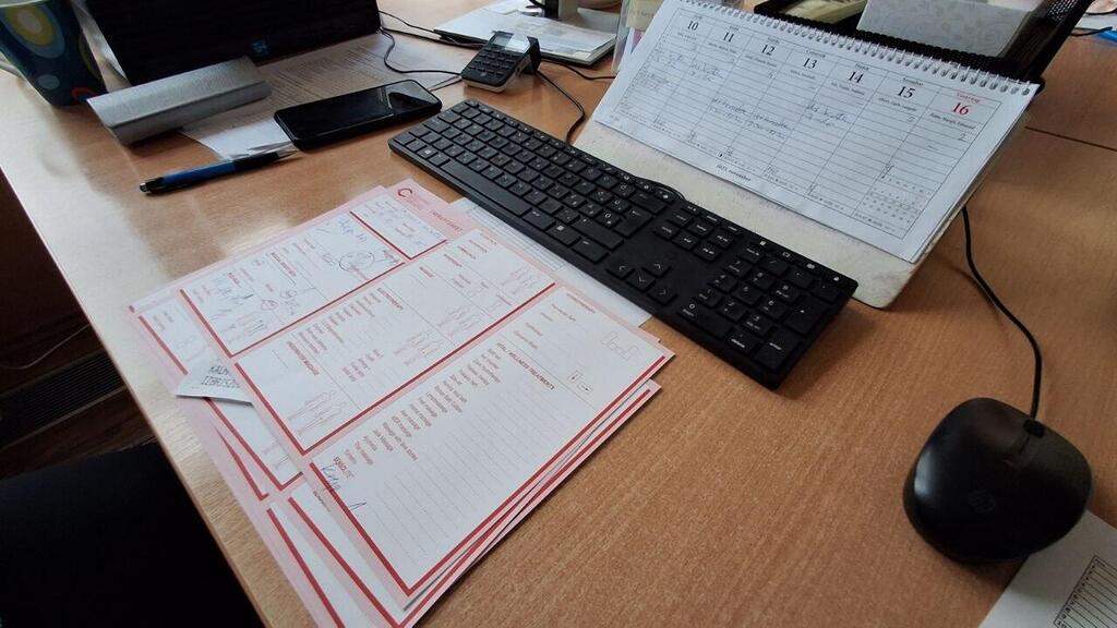 Перед процедурами врач осматривает пациентов и выписывает направление на необходимые велнес-сеансы (Фото: Анастасия Тадсон) Перед процедурами врач осматривает пациентов и выписывает направление на необходимые велнес-сеансы