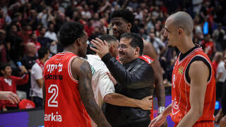 עופר ינאי חוגג עם אנטוניו בלייקני 