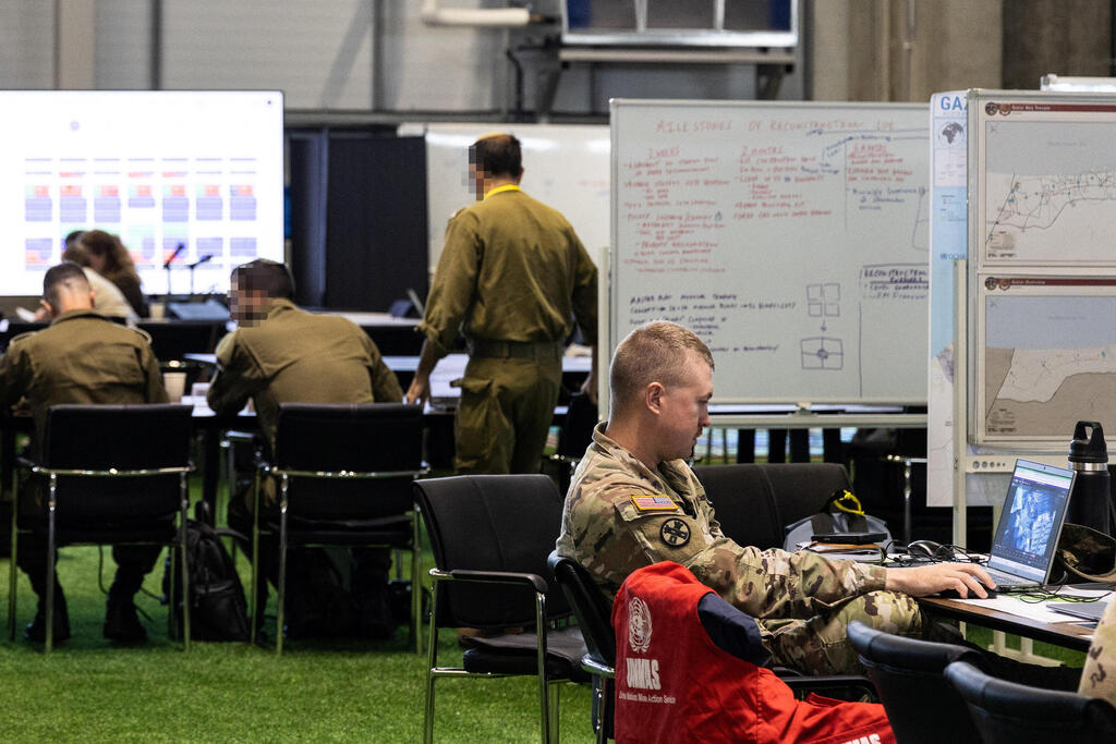 Photo: AP Photo/Ariel Schalit קריית גת חיילים אמריקנים בבסיס של מרכז התיאום האזרחי של ארה"ב בישראל