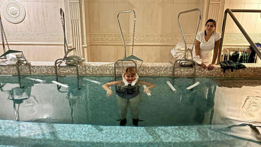 На тракции позвоночника (Фото: частный архив) На тракции позвоночника