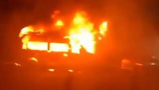 דיווח פלסטיני על תקיפה נרחבת מצד מתנחלים תוך שריפת מכוניות פלסטיניות בכפר אל-ג'בעה דרום-מערבית לבית לחם.