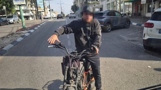 התוקף שתקף נהג אוטובוס ערבי בגז פלפל על רקע גזעני