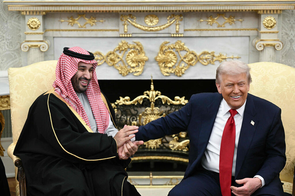 Saudi Crown Prince Mohammed bin Salman and US President Donald Trump (Photo: Brendan SMIALOWSKI / AFP) טראמפ ובן סלמאן