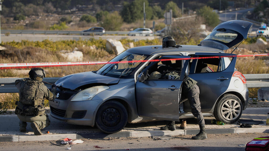 Машина террористов (Фото: AP Photo/Ohad Zwigenberg) פיגוע בגוש עציון