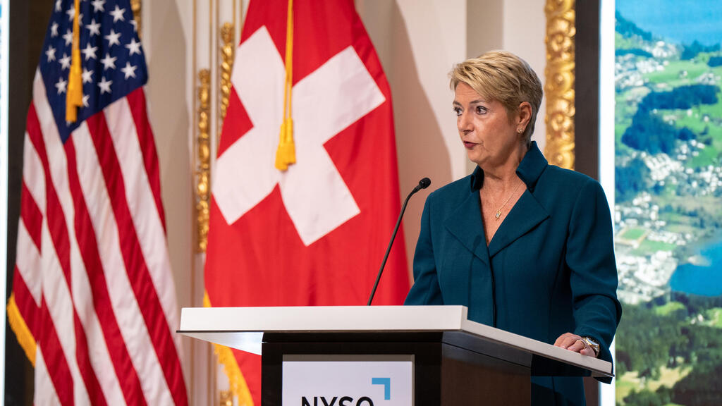 Карин Келлер-Зуттер (Фото: AP Photo/Angelina Katsanis) נשיאת שווייץ קארין קלר-סוטר