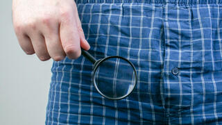 להיטלר היה מיקרו-פין? איך מטפלים בתופעה הנדירה