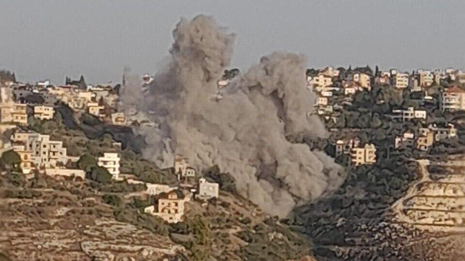 Israeli airstrikes hit Chehour, southern Lebanon תקיפות בכפר שחור, לבנון