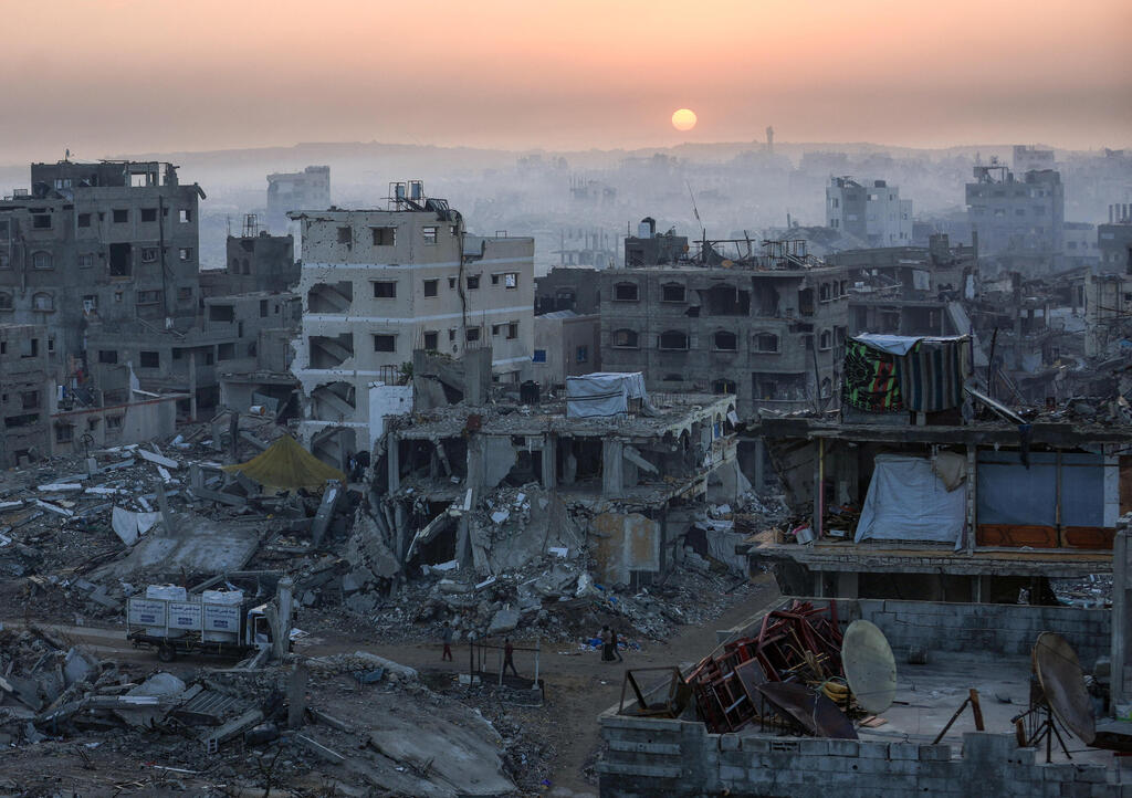 Gaza City after the ceasefire (Photo: Dawoud Abu Alkas/Reuters) העיר עזה