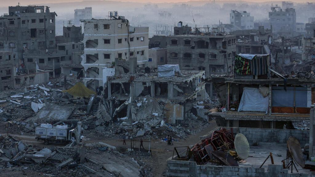 Gaza City (Photo: Dawoud Abu Alkas/Reuters) העיר עזה