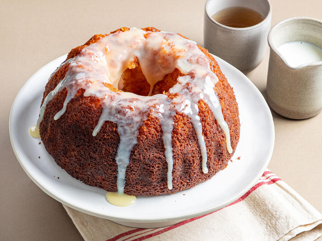 בלי מיקסר: עוגת קוקוס ומיץ תפוחים