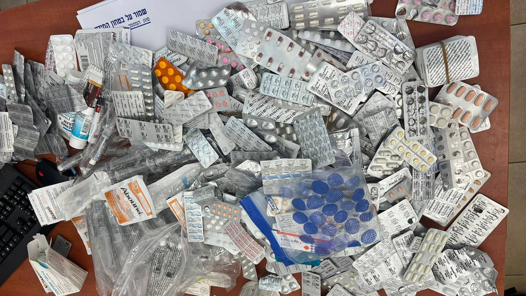 תרופות מסוכנות שנמצאו אצל בכיר לשעבר במנהל האזרחי שחשוד בסחר בהן