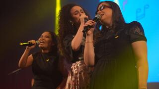 יובל דיין עם להקת "שלווה"