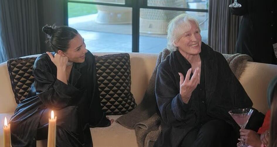 קים קרדשיאן וגלן קלוז, מתוך "הקרדשיאנז (דיסני+)