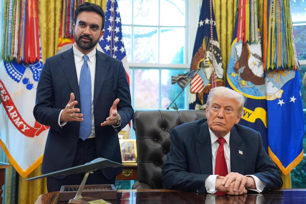 New York City Mayor Zohran Mamdani with U.S. President Donald Trump at the White House (Photo: AP Photo/Evan Vucci) ראש העיר ניו יורק זוהרן ממדאני עם נשיא ארה"ב דונלד טראמפ בבית הלבן