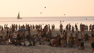 סוף נובמבר והחופים מלאים: שיאי חום  והמהפך בקרוב