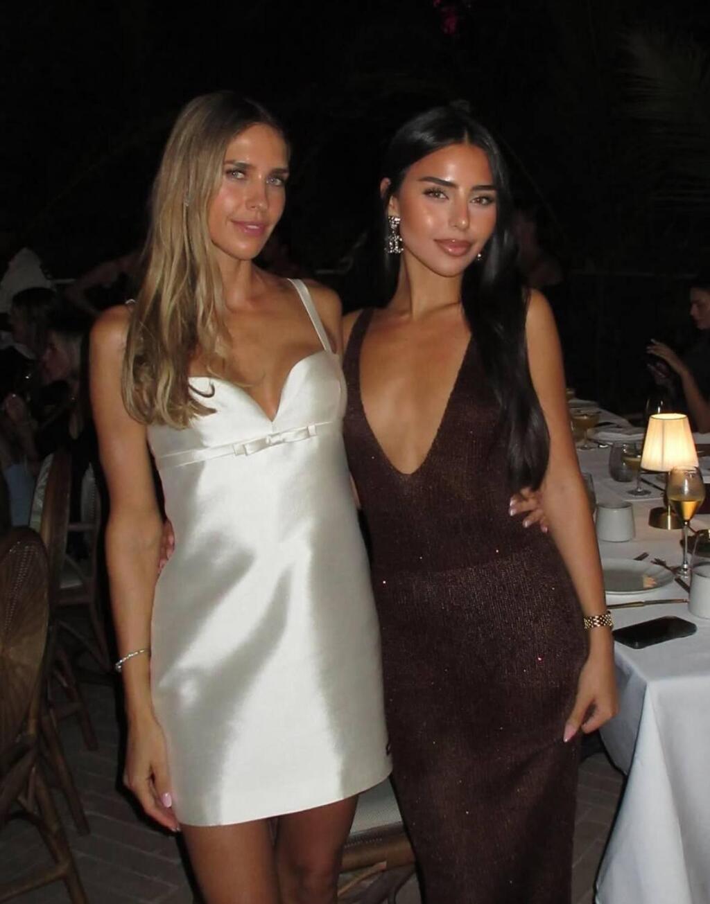 בארוחת ערב חגיגית (צילום מסך) יעל נזרי יום הולדת